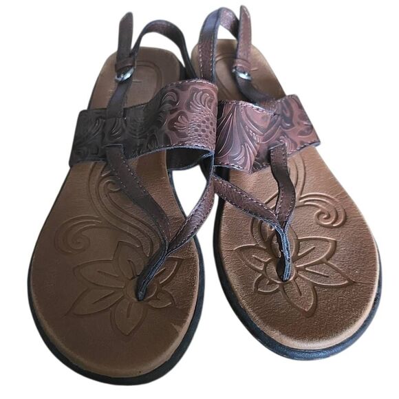 B.O.C Born Concept Women's Size 7 Brown Floral Embossed Thong Sandals - Picture 2 of 7
